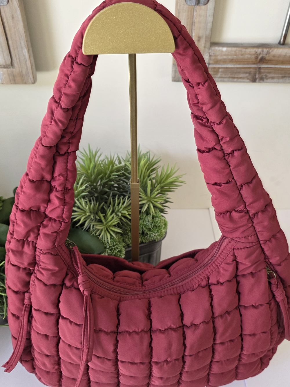 Frye & Co Cranberry Quilted Shoulder Hobo Bag Large Slouchy Tote - Picture 5 of 8